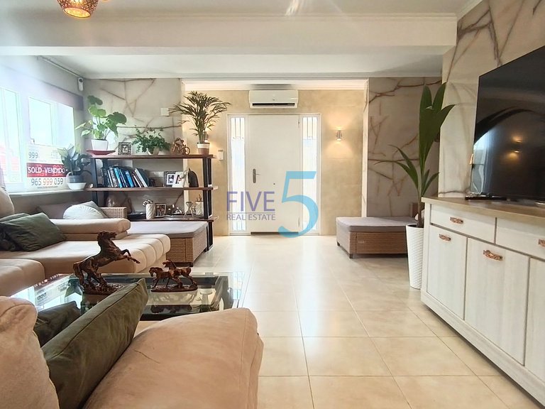 Villa for Sale in Alicante, Valencia 15