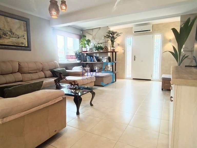 Villa for Sale in Alicante, Valencia 16