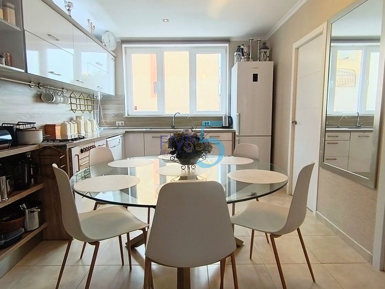 Villa for Sale in Alicante, Valencia 18