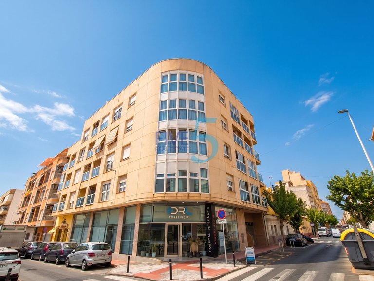 Apartment for Sale in Alicante, Valencia 1