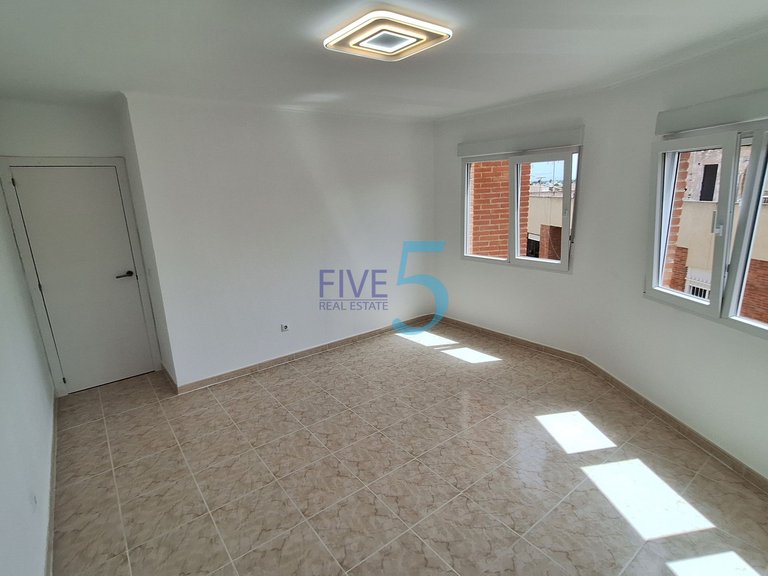 Apartment for Sale in Alicante, Valencia 2