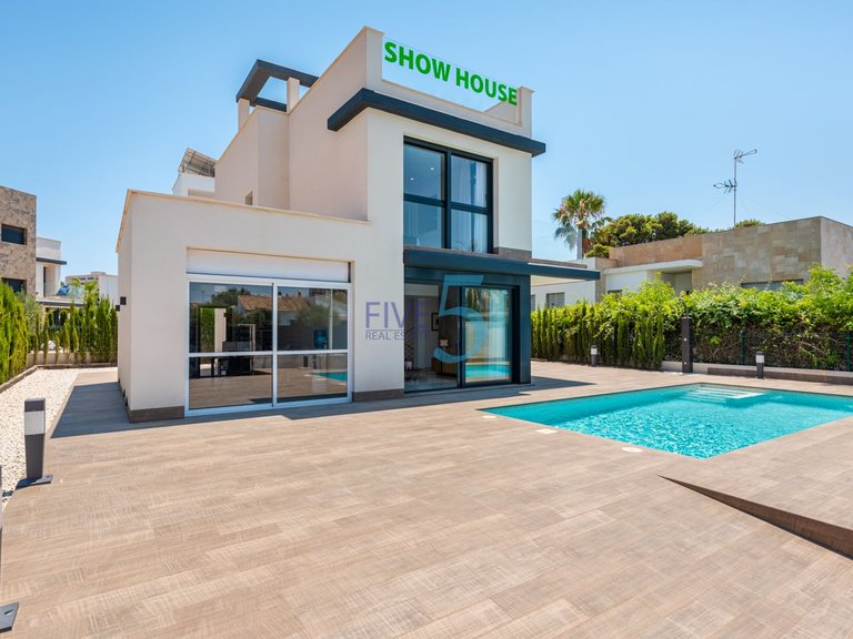 Villa for Sale in Murcia, Murcia 46
