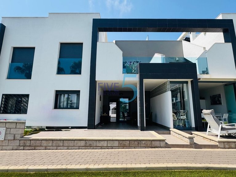 Apartment for Sale in Alicante, Valencia 1