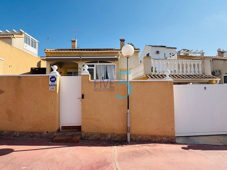 Villa for Sale in Alicante, Valencia 31