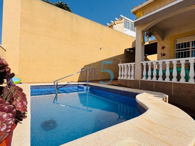 Villa for Sale in Alicante, Valencia 2