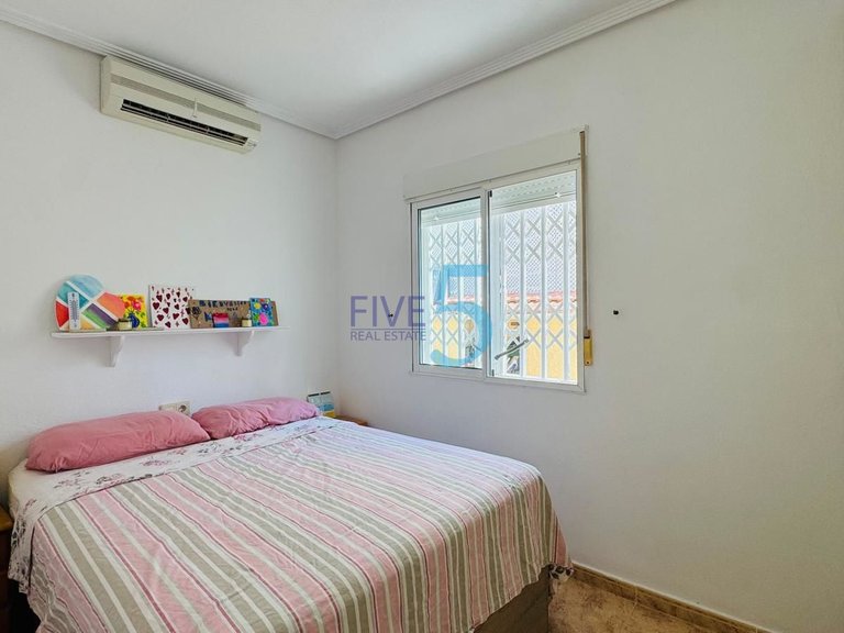 Villa for Sale in Alicante, Valencia 14