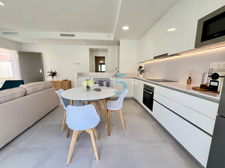 Villa for Sale in Alicante, Valencia 10