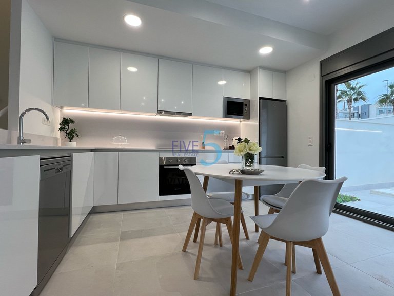 Villa for Sale in Alicante, Valencia 23