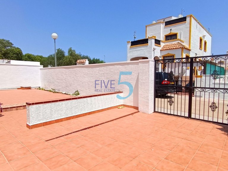 Villa for Sale in Alicante, Valencia 2