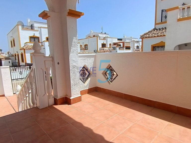 Villa for Sale in Alicante, Valencia 11