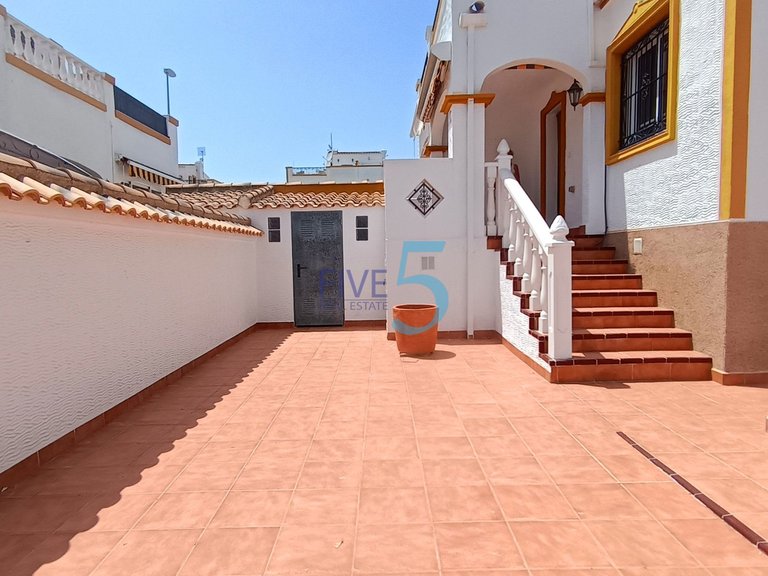 Villa for Sale in Alicante, Valencia 6