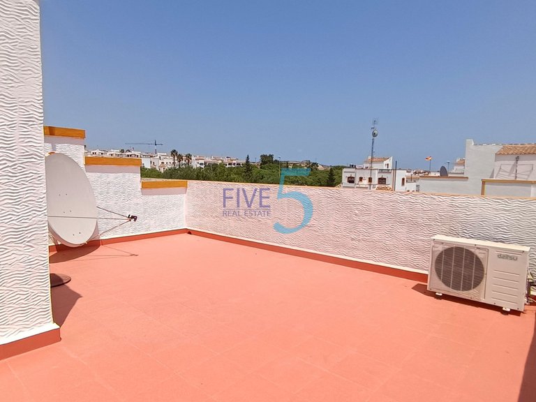 Villa for Sale in Alicante, Valencia 28