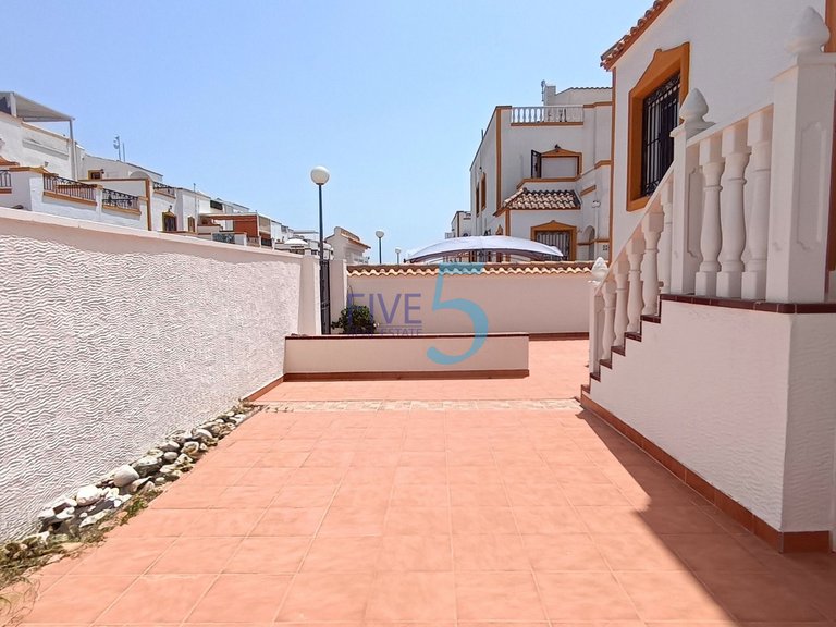 Villa for Sale in Alicante, Valencia 8