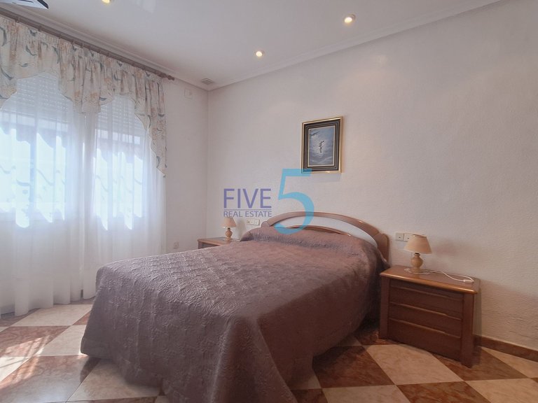 Villa for Sale in Alicante, Valencia 6