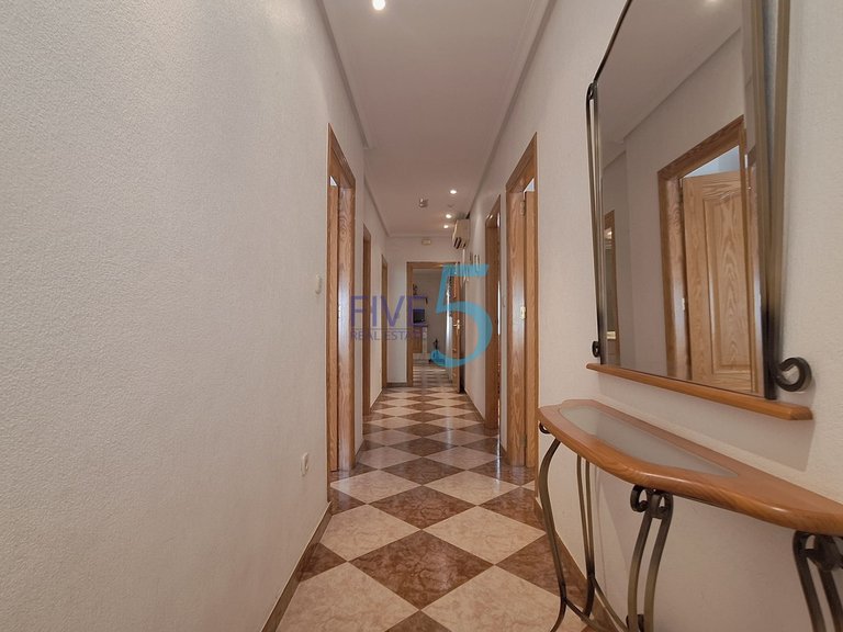 Villa for Sale in Alicante, Valencia 5
