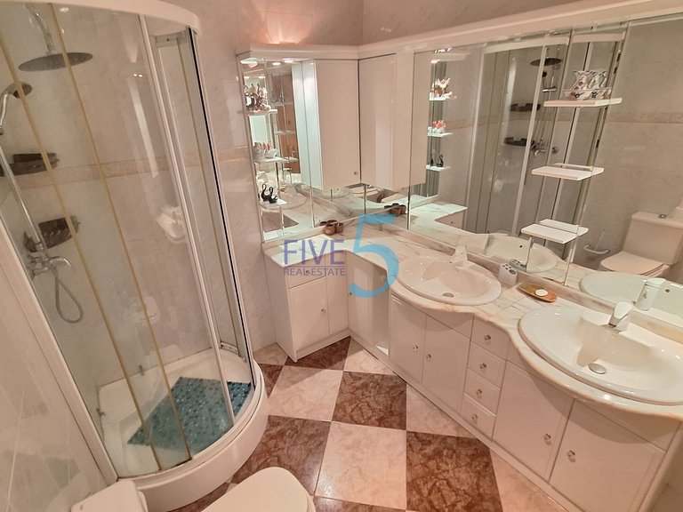 Villa for Sale in Alicante, Valencia 13