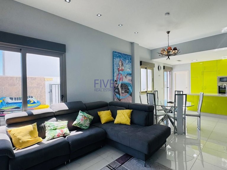 Villa for Sale in Alicante, Valencia 4