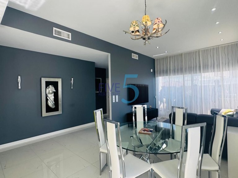 Villa for Sale in Alicante, Valencia 8