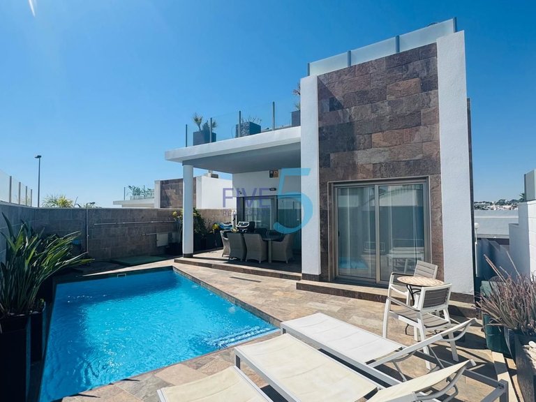 Villa for Sale in Alicante, Valencia 1