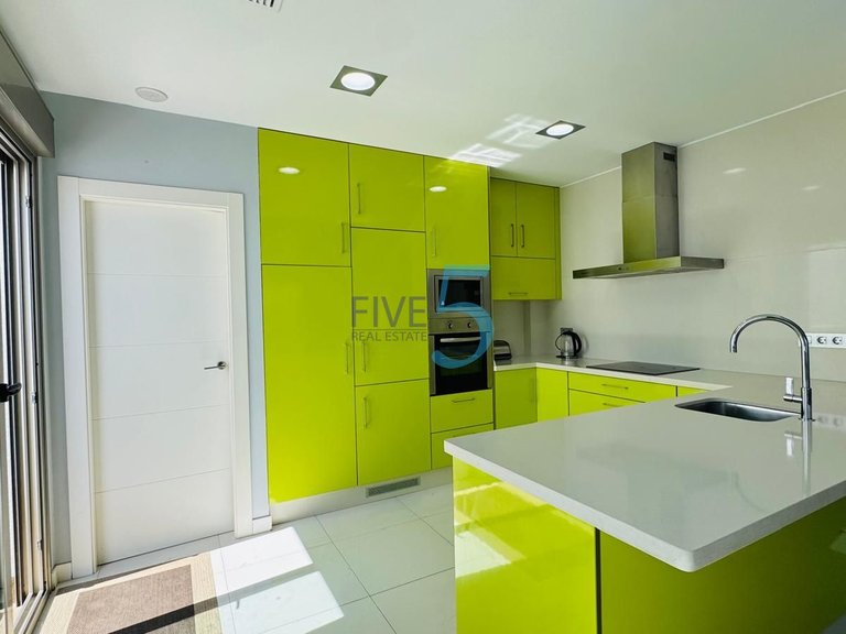 Villa for Sale in Alicante, Valencia 5