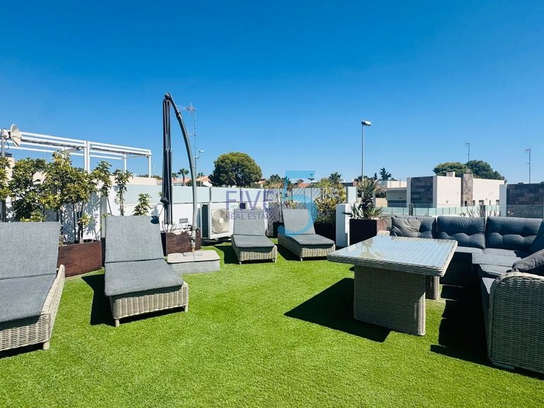 Villa for Sale in Alicante, Valencia 30