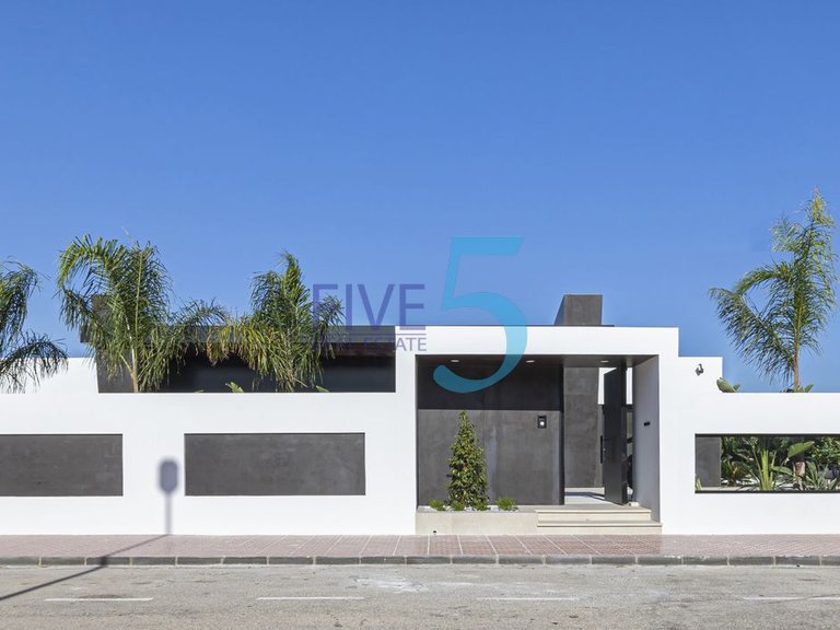 Villa for Sale in Alicante, Valencia 42