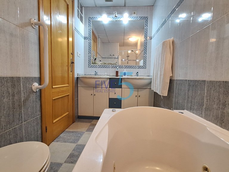 Villa for Sale in Alicante, Valencia 15
