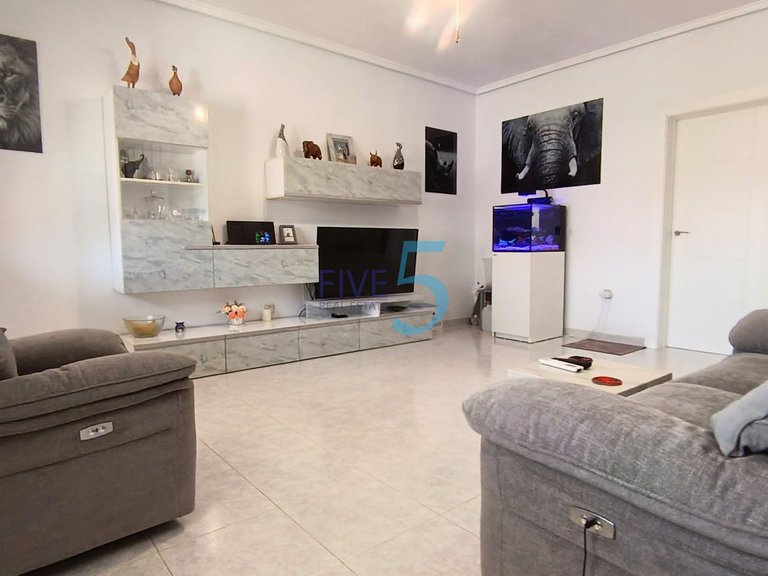 Villa for Sale in Alicante, Valencia 3