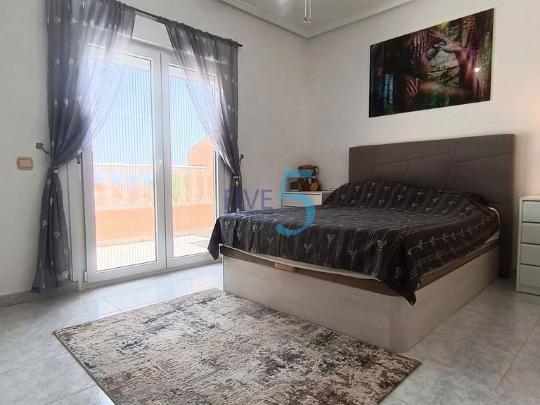 Villa for Sale in Alicante, Valencia 31