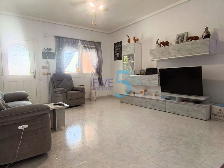 Villa for Sale in Alicante, Valencia 24