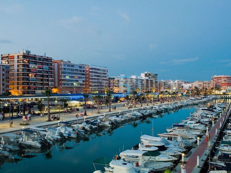 Apartment for Sale in Alicante, Valencia 3