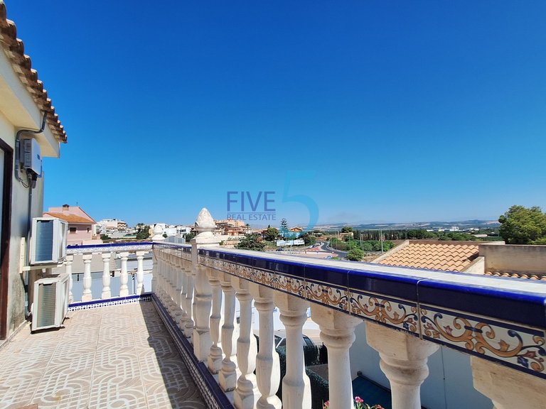 Villa for Sale in Alicante, Valencia 31