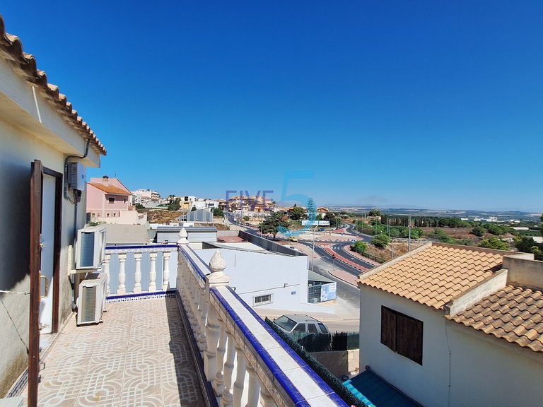 Villa for Sale in Alicante, Valencia 4