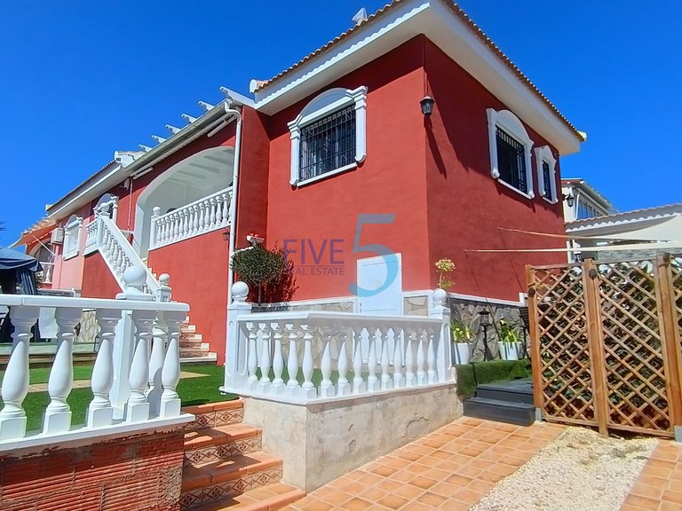 Villa for Sale in Alicante, Valencia 6