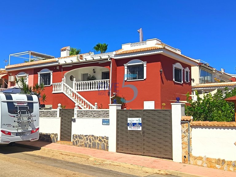 Villa for Sale in Alicante, Valencia 1