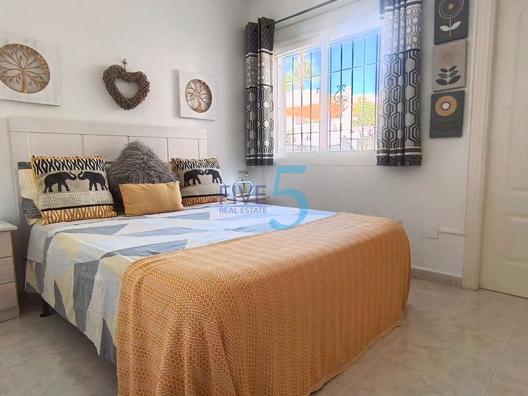 Villa for Sale in Alicante, Valencia 36