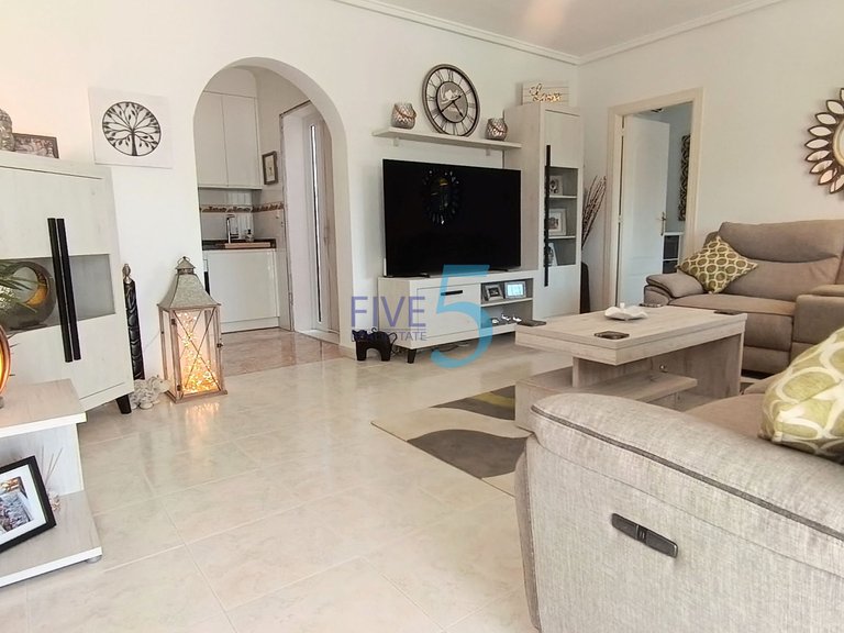 Villa for Sale in Alicante, Valencia 4