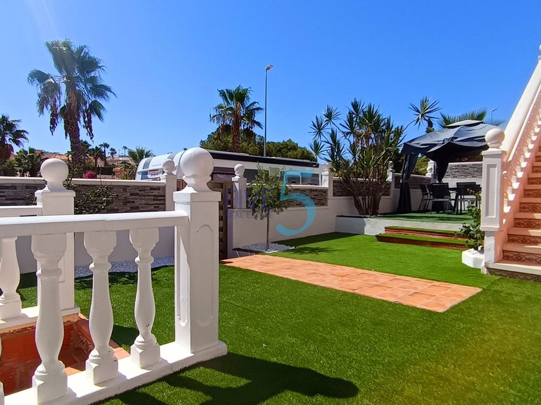 Villa for Sale in Alicante, Valencia 2