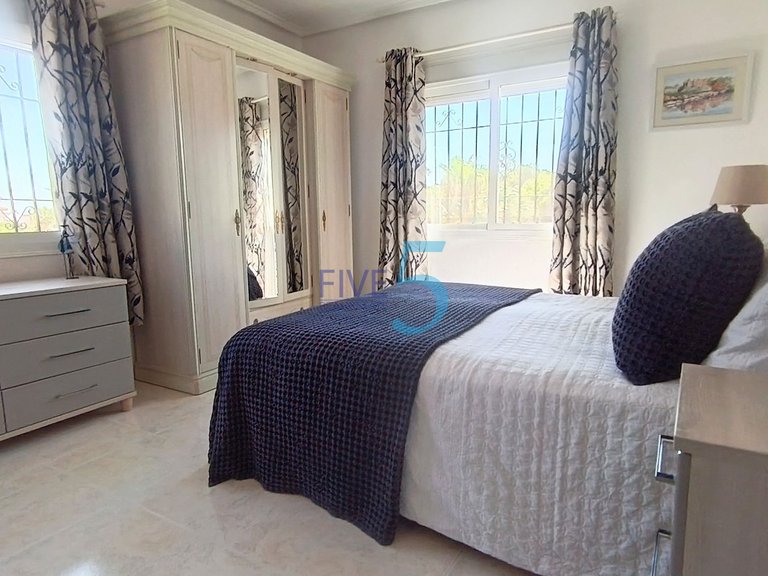 Villa for Sale in Alicante, Valencia 32