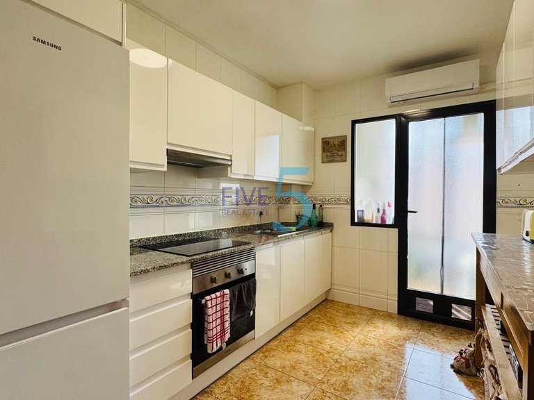 Apartment for Sale in Alicante, Valencia 5