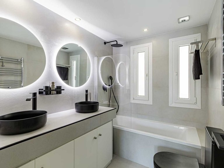 Penthouse for Sale in Nueva Andalucía, Malaga, Spain 15