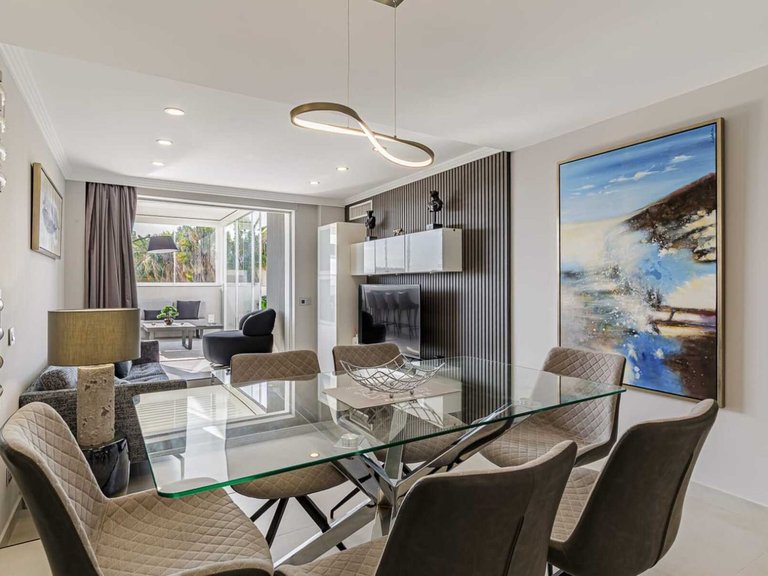 Penthouse for Sale in Nueva Andalucía, Malaga, Spain 9