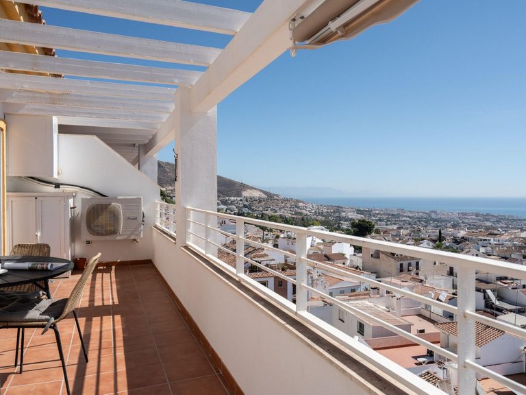Penthouse for Sale in Benalmadena Pueblo, Malaga, Spain 3
