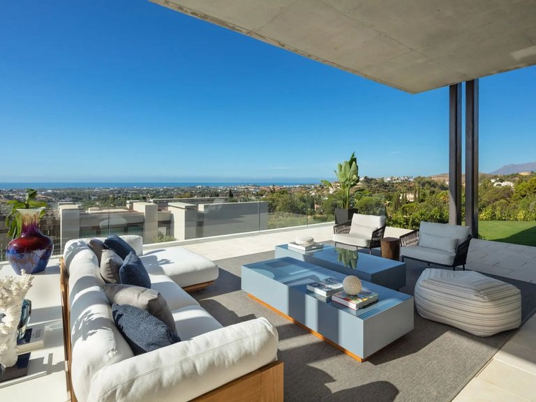 Apartment for Sale in La Quinta, Malaga 1