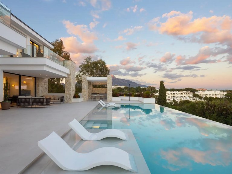 Apartment for Sale in Benahavís, Malaga 7