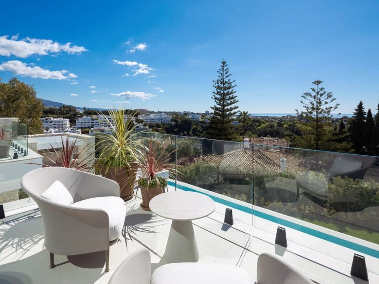Apartment for Sale in Benahavís, Malaga 12