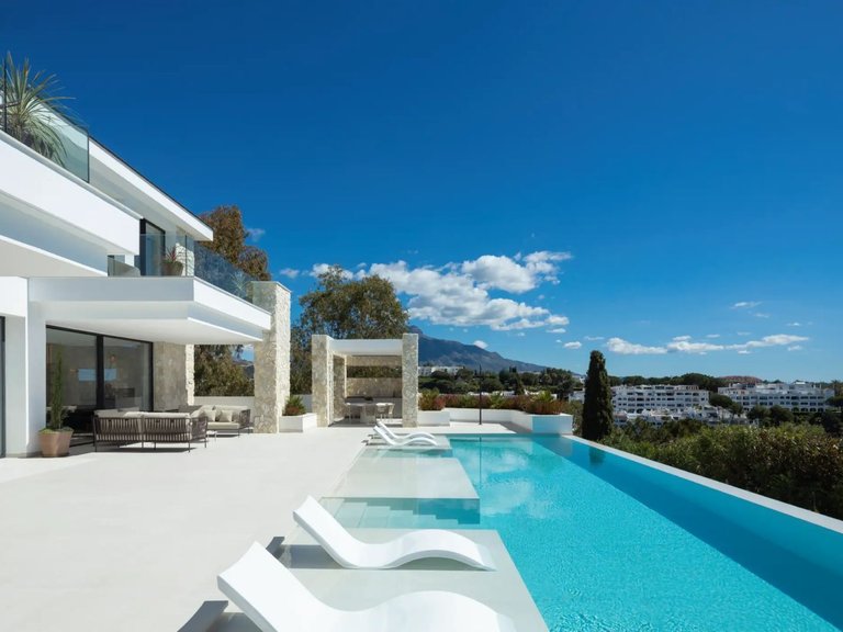 Apartment for Sale in Benahavís, Malaga 13