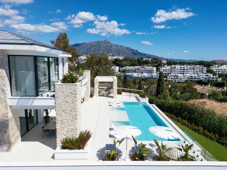 Apartment for Sale in Benahavís, Malaga 24