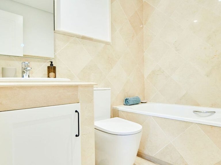 Apartment for Sale in Marbella, Malaga 15