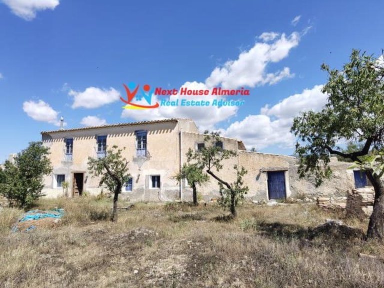 Country House for Sale in Lúcar, Almeria 1